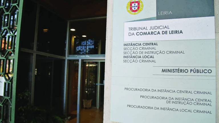 Ministra garante que sentença para garantir acessibilidades em tribunais de Leiria vai ser cumprida