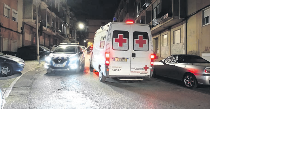 Idosa foi encontrada em casa no 3.º andar do número 6 da Rua Giestas